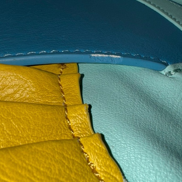 Disney Parks Passport Collection Dumbo Faux Leather Crossbody Bag New with Tags - Picture 5 of 10